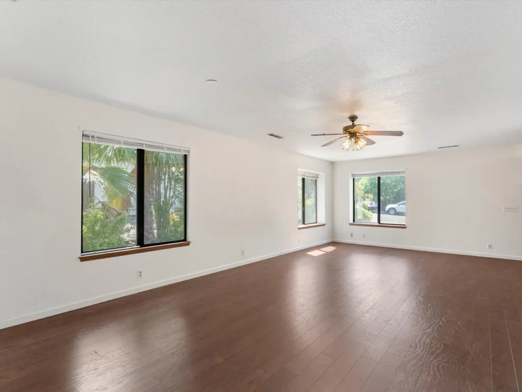 empty room before virtual staging